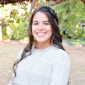 Meet your Posher, Lyriam